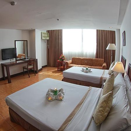 סבו Rajah Park Hotel By Hiverooms מראה חיצוני תמונה