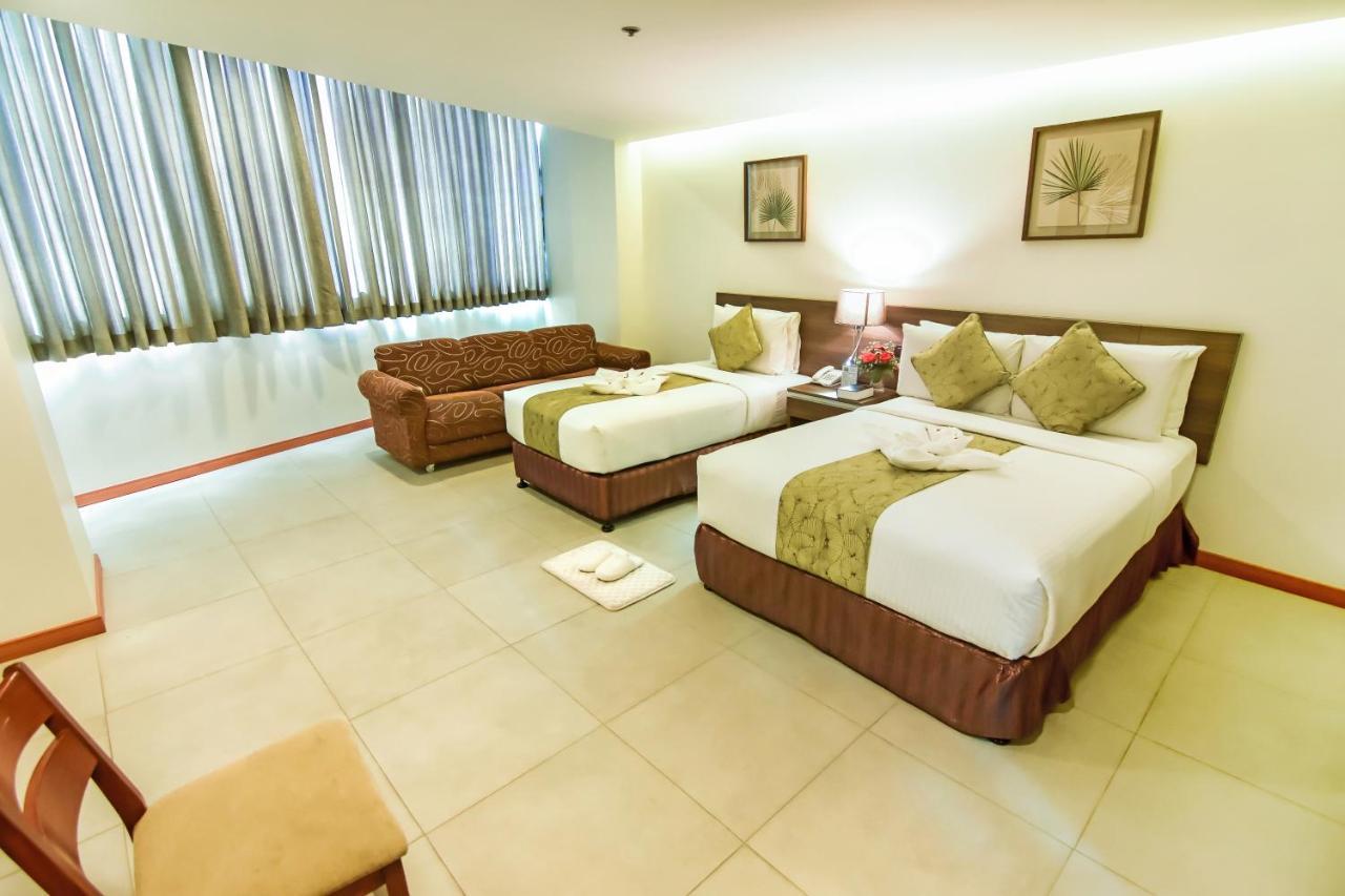 סבו Rajah Park Hotel By Hiverooms מראה חיצוני תמונה