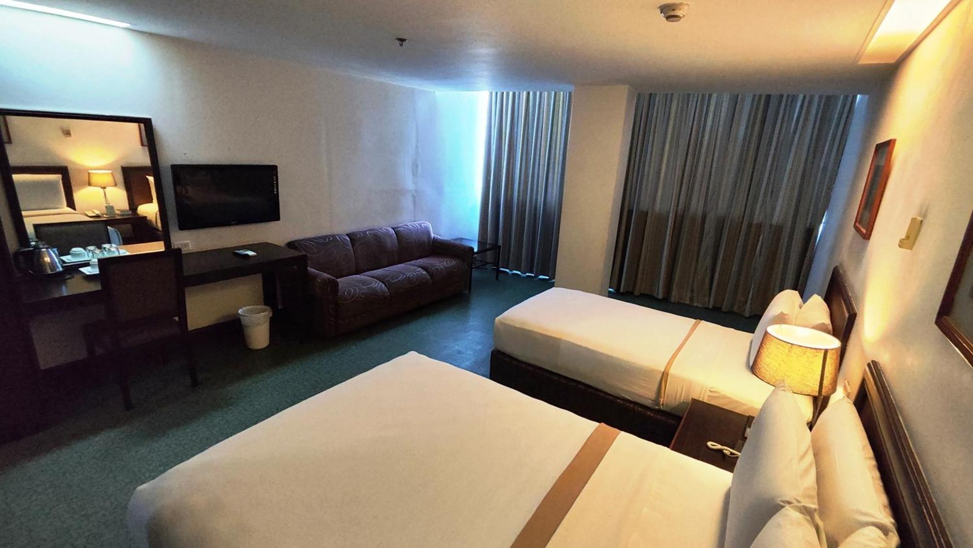 סבו Rajah Park Hotel By Hiverooms מראה חיצוני תמונה